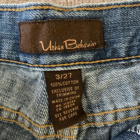 Jean Shorts - Picture 3 of 4